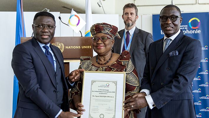 Der Generaldirektor der WTO erhält den Preis 2022 der Gruppe der frankophonen Botschafter