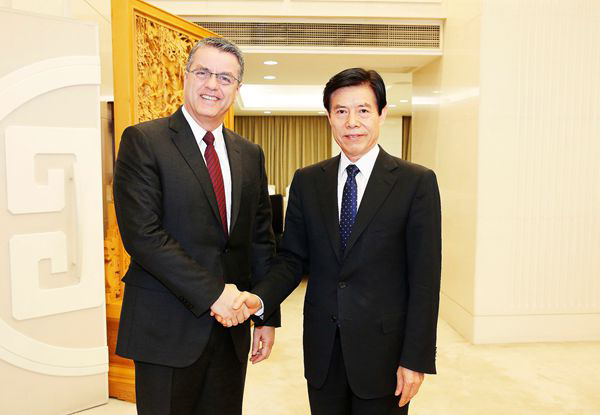 DG Azevêdo meets with China s Minister of Commerce, Zhong Shan, in Beijing